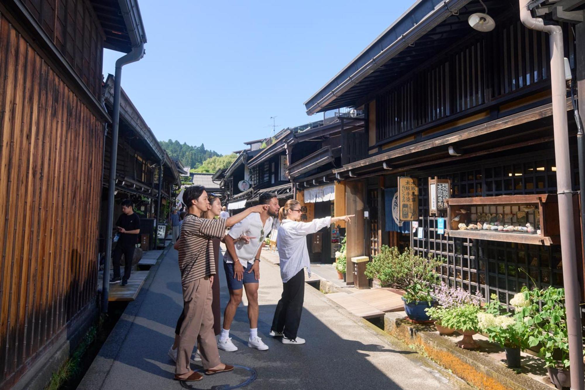 Отель Fav Lux Hida Takayama Такаяма Экстерьер фото